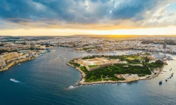 Steps From The Seafront - Good Vibes Only! Apartment Gzira